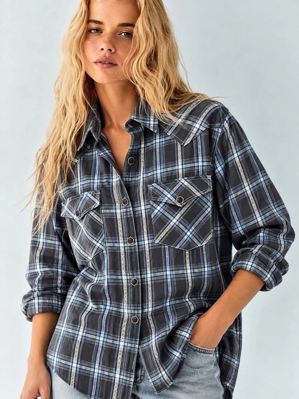 405. Wrangler Retro Plaid Cotton Button Down in Blue & Gray Medium